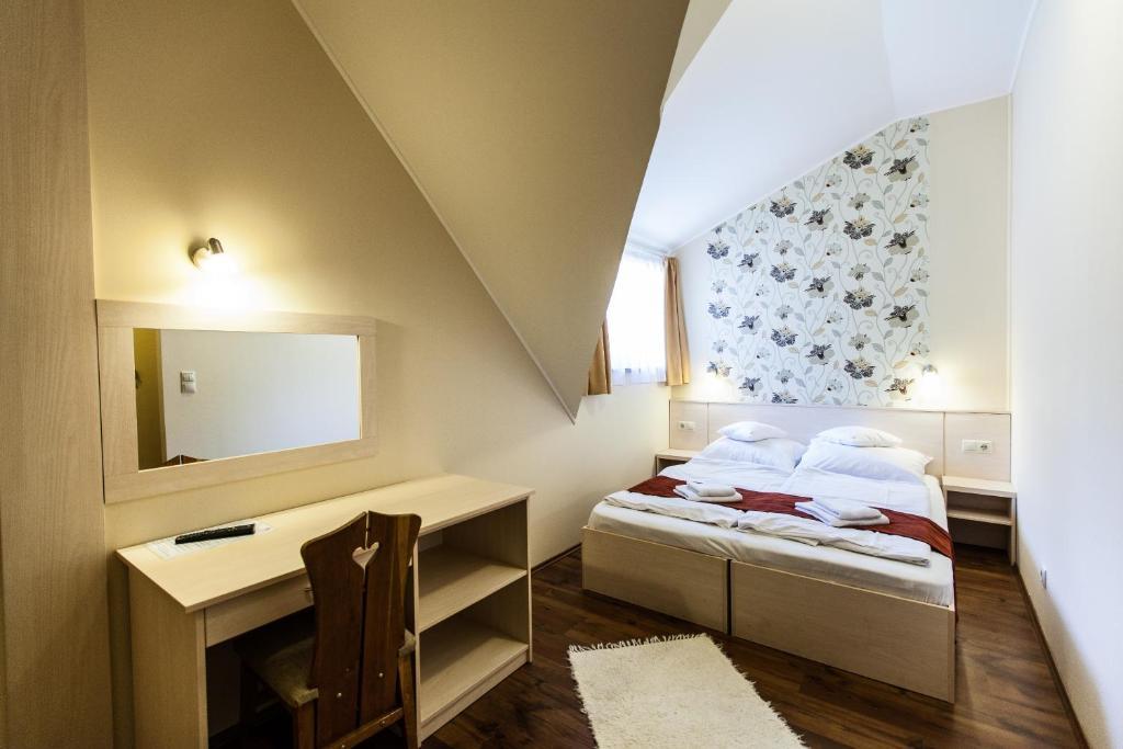 시오포크 Piroska Csarda Es Panzio B&B 외부 사진