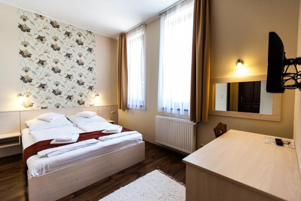 시오포크 Piroska Csarda Es Panzio B&B 외부 사진