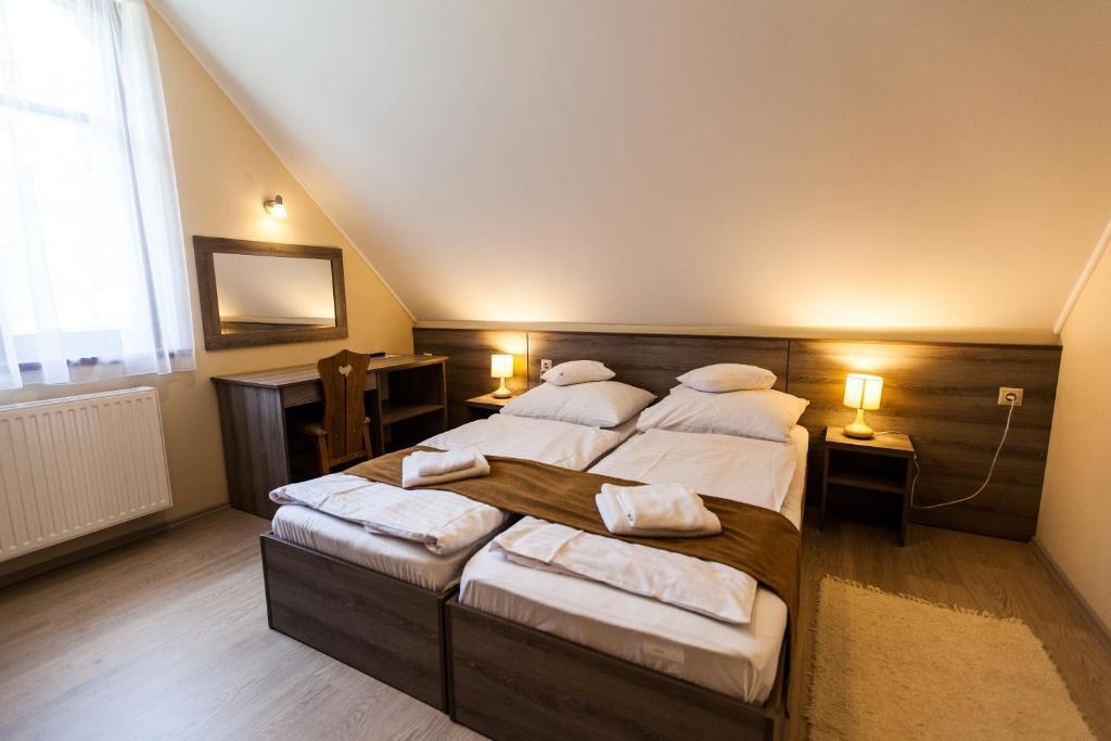 시오포크 Piroska Csarda Es Panzio B&B 외부 사진